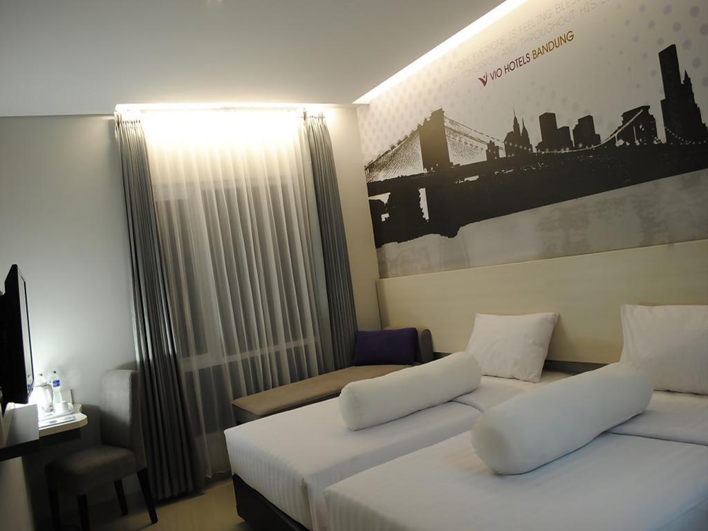 Vio Hotel Veteran Bandung Rum bild