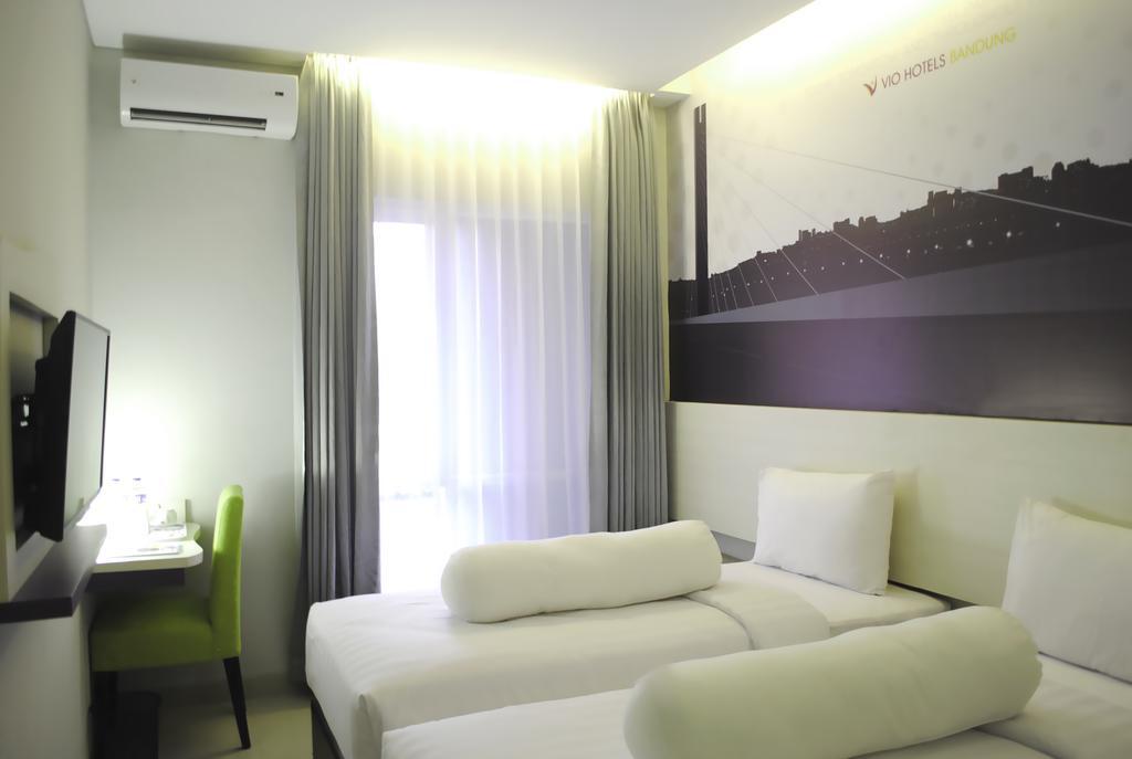 Vio Hotel Veteran Bandung Rum bild