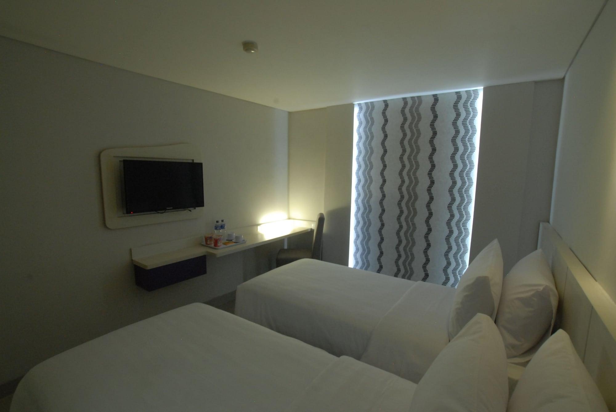 Vio Hotel Veteran Bandung Exteriör bild