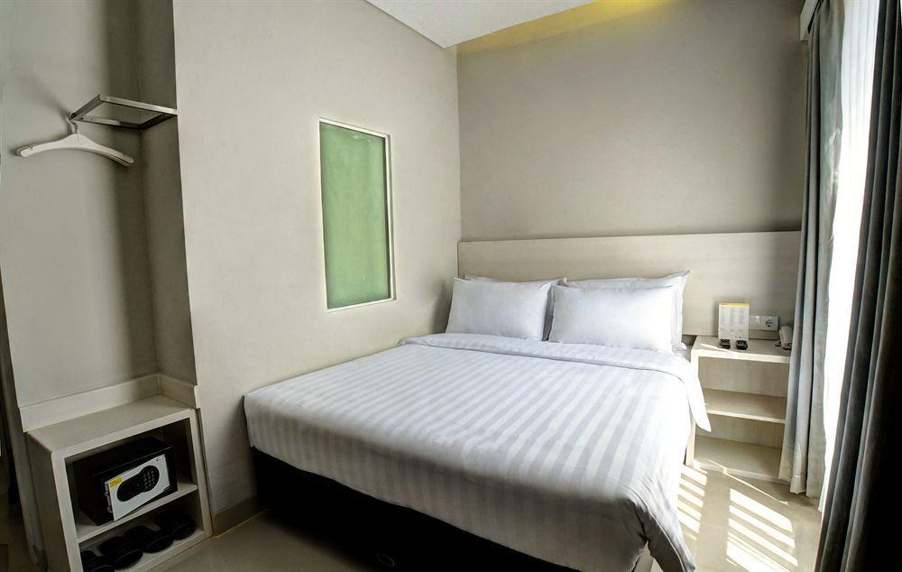 Vio Hotel Veteran Bandung Exteriör bild