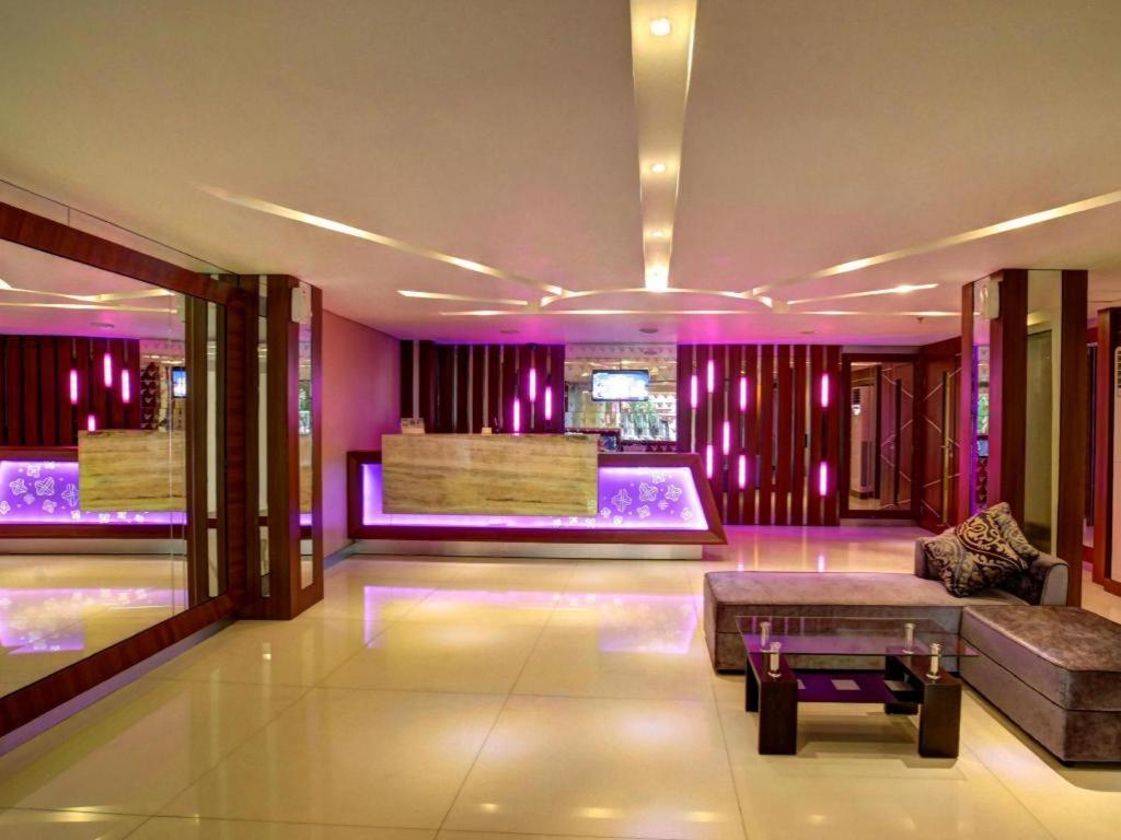 Vio Hotel Veteran Bandung Exteriör bild