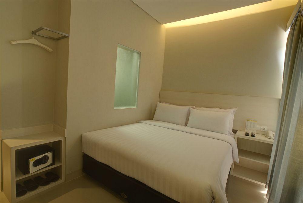 Vio Hotel Veteran Bandung Exteriör bild