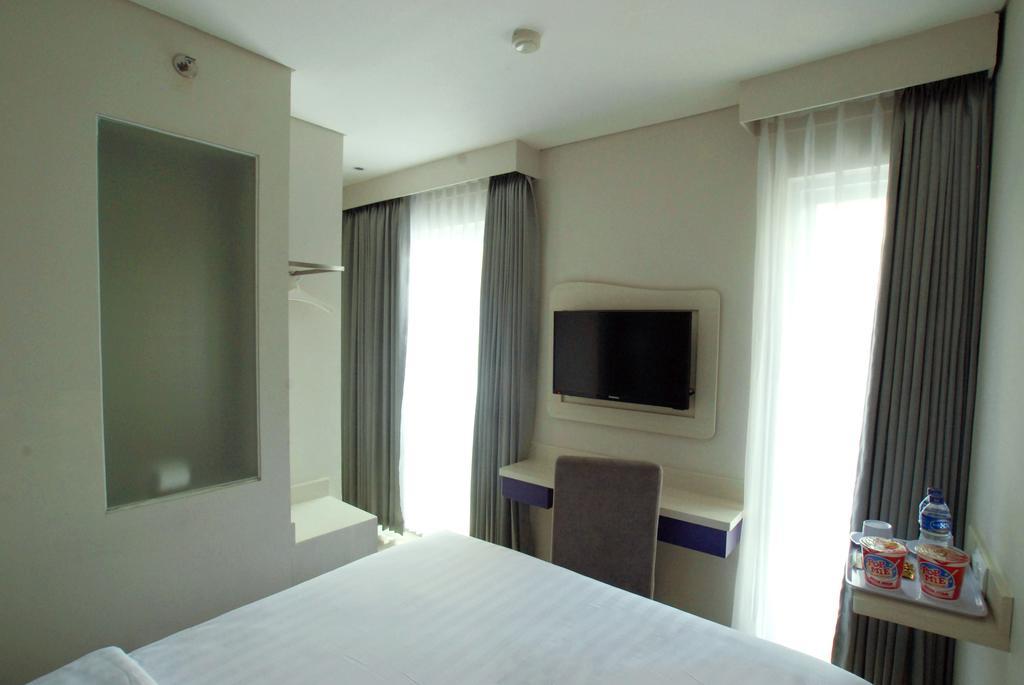 Vio Hotel Veteran Bandung Rum bild