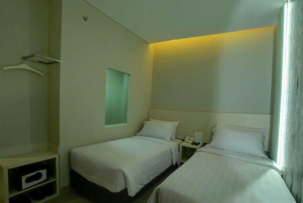 Vio Hotel Veteran Bandung Exteriör bild